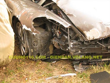 Siêu xe Aston Martin lâm nạn tại Hà Nội - 7 Siêu xe Aston Martin lâm nạn tại Hà Nội - 7