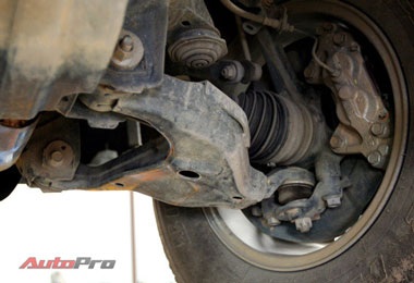 Toyota Fortuner: Lựa chọn đắt đỏ cho xứ nghèo!  - 4