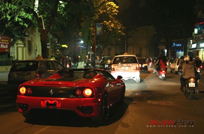 Mất Aston Martin, Hà Nội có thêm Ferrari!  - 10