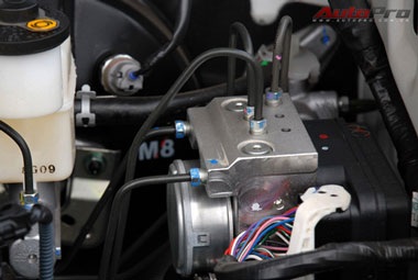 Chọn Toyota Hilux nếu thích hành xác!  - 11