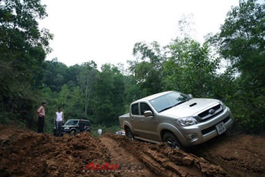 Chọn Toyota Hilux nếu thích hành xác!  - 13