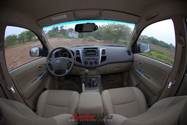 Chọn Toyota Hilux nếu thích hành xác!  - 6