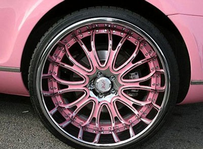 Paris Hilton đón Giáng sinh với Bentley hồng - 8