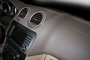 Xe Mercedes chạy nhanh hơn Porsche Cayenne S - 4