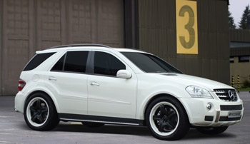 Xe Mercedes chạy nhanh hơn Porsche Cayenne S - 2