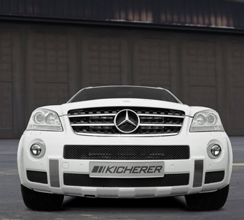 Xe Mercedes chạy nhanh hơn Porsche Cayenne S - 1