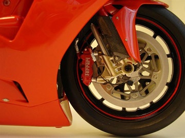 Mô-tô hiệu Ferrari? - 3