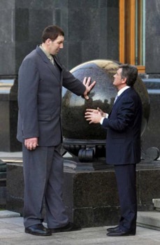 Ôtô dành riêng cho người cao nhất thế giới - 1 Ôtô dành riêng cho người cao nhất thế giới - 1