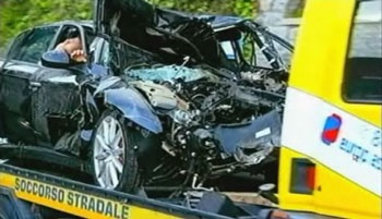 Thêm một xe trong phim Điệp viên 007 gặp nạn - 4 Thêm một xe trong phim Điệp viên 007 gặp nạn - 4