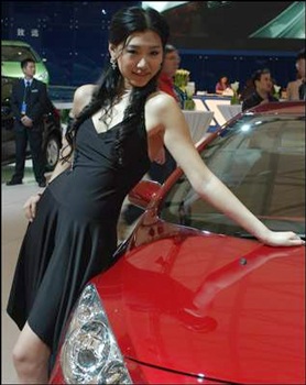 Triển lãm Thượng Hải: người mẫu không "hở" vẫn đắt khách! - 1