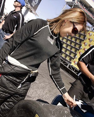 Những mỹ nhân của làng đua xe thế giới - 12