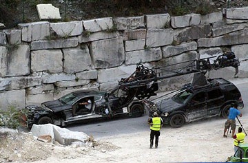 Thêm xe Aston gặp nạn trong phim Điệp viên 007? - 1 Thêm xe Aston gặp nạn trong phim Điệp viên 007? - 1