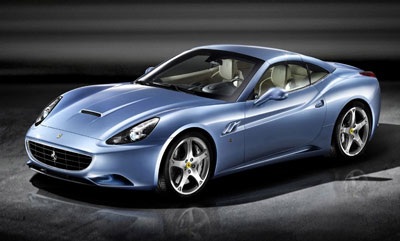 Hình ảnh Ferrari California với mui cứng xếp  - 1