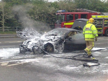 Một chiếc Ferrari 599 GTB cháy rụi  - 4