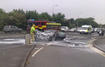 Một chiếc Ferrari 599 GTB cháy rụi  - 3