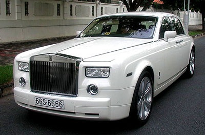 Xe Roll Royce của nước nào sản xuất Có tốt không Giá bán