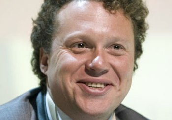 10 quý ông độc thân giàu nhất thế giới - 9