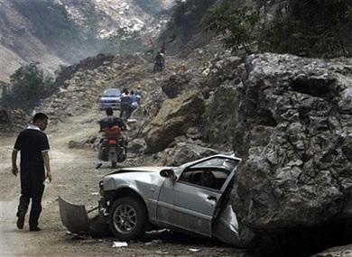 Ô tô trong động đất - 2