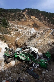 Ô tô trong động đất - 3