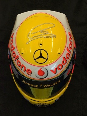 Mũ bảo hiểm gắn kim cương - 3 Mũ bảo hiểm gắn kim cương - 3