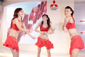 Vũ điệu của người đẹp Mitsubishi  - 10