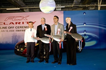 “Sao” Hollywood và những chiếc xe “sạch” - 8 “Sao” Hollywood và những chiếc xe “sạch” - 8