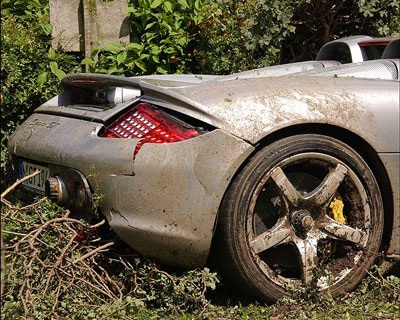 Bố Hamilton đâm hỏng một chiếc Porsche - 4 Bố Hamilton đâm hỏng một chiếc Porsche - 4