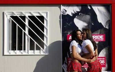 Rộn ràng ngày hội của dân đồng tính - 12 Rộn ràng ngày hội của dân đồng tính - 12