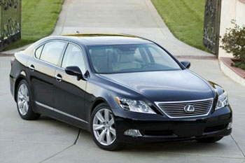 Mitsubishi và Toyota cho hội nghị G8 “mượn” xe - 1