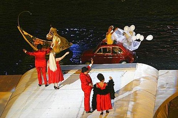 Lễ ra mắt tốn kém của xe Fiat 500 - 4