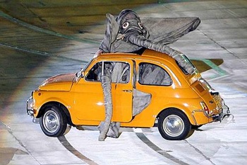 Lễ ra mắt tốn kém của xe Fiat 500 - 8