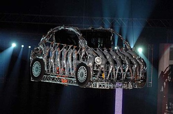 Lễ ra mắt tốn kém của xe Fiat 500 - 7