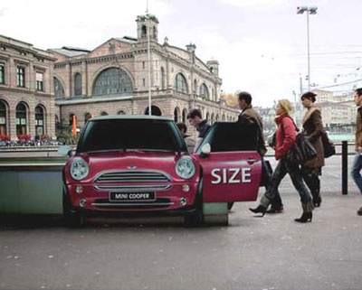 Quảng cáo xe hơi - Những chiêu “quái” - 5