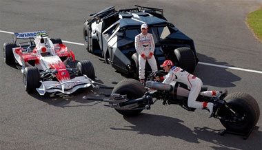 Toyota F1 song hành cùng xe của Người Dơi - 2 Toyota F1 song hành cùng xe của Người Dơi - 2