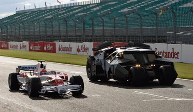 Toyota F1 song hành cùng xe của Người Dơi - 4 Toyota F1 song hành cùng xe của Người Dơi - 4