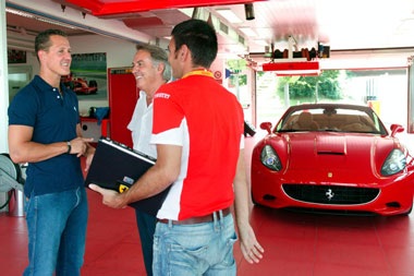 Schumacher “cảm nhận” siêu xe mới của Ferrari - 2 Schumacher “cảm nhận” siêu xe mới của Ferrari - 2