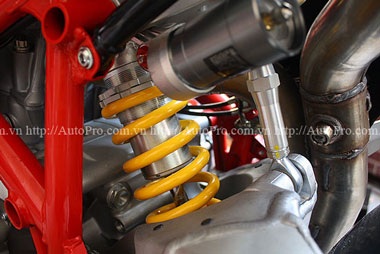 “Ferrari 2 bánh” đã về đến Hà Nội - 6 “Ferrari 2 bánh” đã về đến Hà Nội - 6