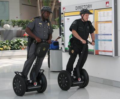 Cảnh sát Trung Quốc sử dụng xe Segway - 5