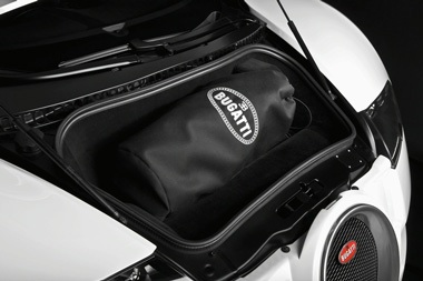 3,19 triệu USD cho chiếc Veyron mui trần đầu tiên - 4 3,19 triệu USD cho chiếc Veyron mui trần đầu tiên - 4