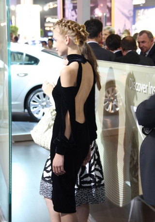 Nhan sắc Nga toả sáng Triển lãm ô tô Moscow - 11