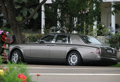 Rolls-Royce Phantom: Những sắc màu lạ - 10