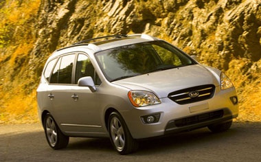 Kia Rondo - Xe minivan cho gia đình nhỏ - 3