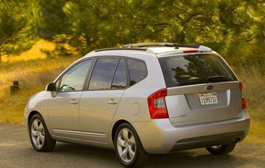 Kia Rondo - Xe minivan cho gia đình nhỏ - 4