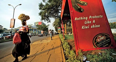 Châu Phi "chiến đấu" với hàng giả - 1 Châu Phi "chiến đấu" với hàng giả - 1