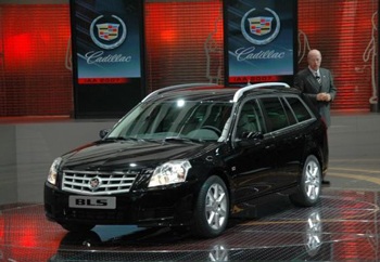 Xe wagon đầu tiên của Cadillac - 1