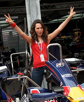 Bóng hồng trên đường đua F1 - 6