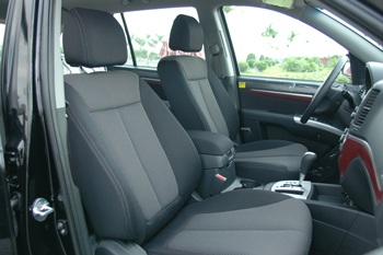 Hyundai giảm giá bán xe Santa Fe - 2 Hyundai giảm giá bán xe Santa Fe - 2