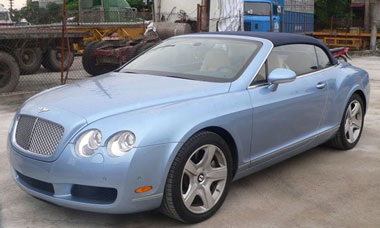 Bentley Continental GTC đầu tiên về Việt Nam  - 1 Bentley Continental GTC đầu tiên về Việt Nam  - 1