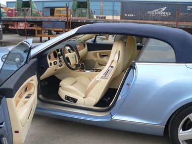 Bentley Continental GTC đầu tiên về Việt Nam  - 2 Bentley Continental GTC đầu tiên về Việt Nam  - 2