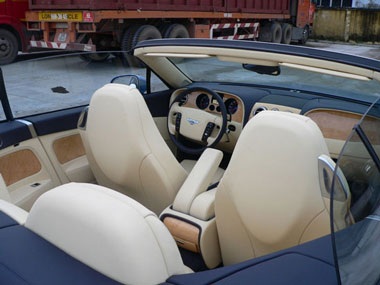 Bentley Continental GTC đầu tiên về Việt Nam  - 3 Bentley Continental GTC đầu tiên về Việt Nam  - 3